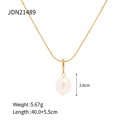 Modern Pearl Necklace