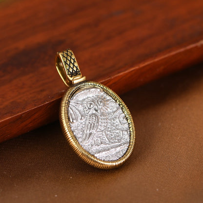 Queen's Head Necklace