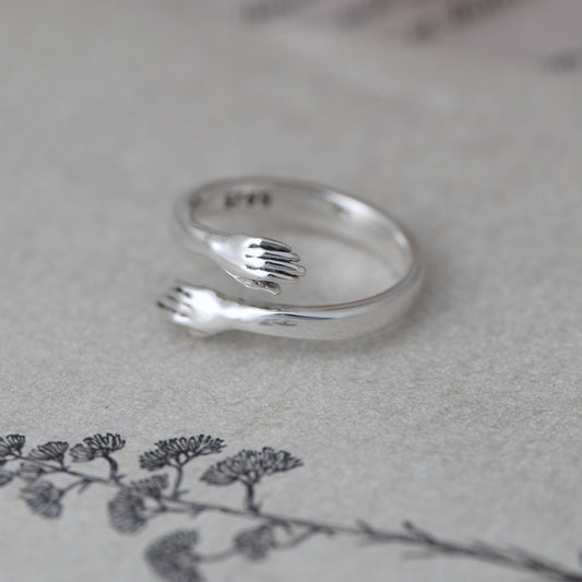 Hug Shaped ring