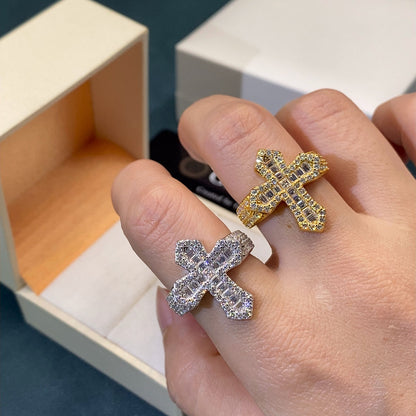 Cross-design baguette moissanite ring