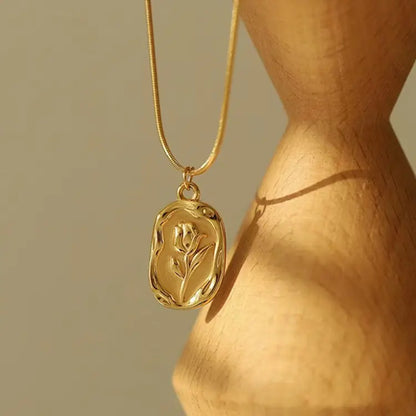 Rose Pendant Necklace