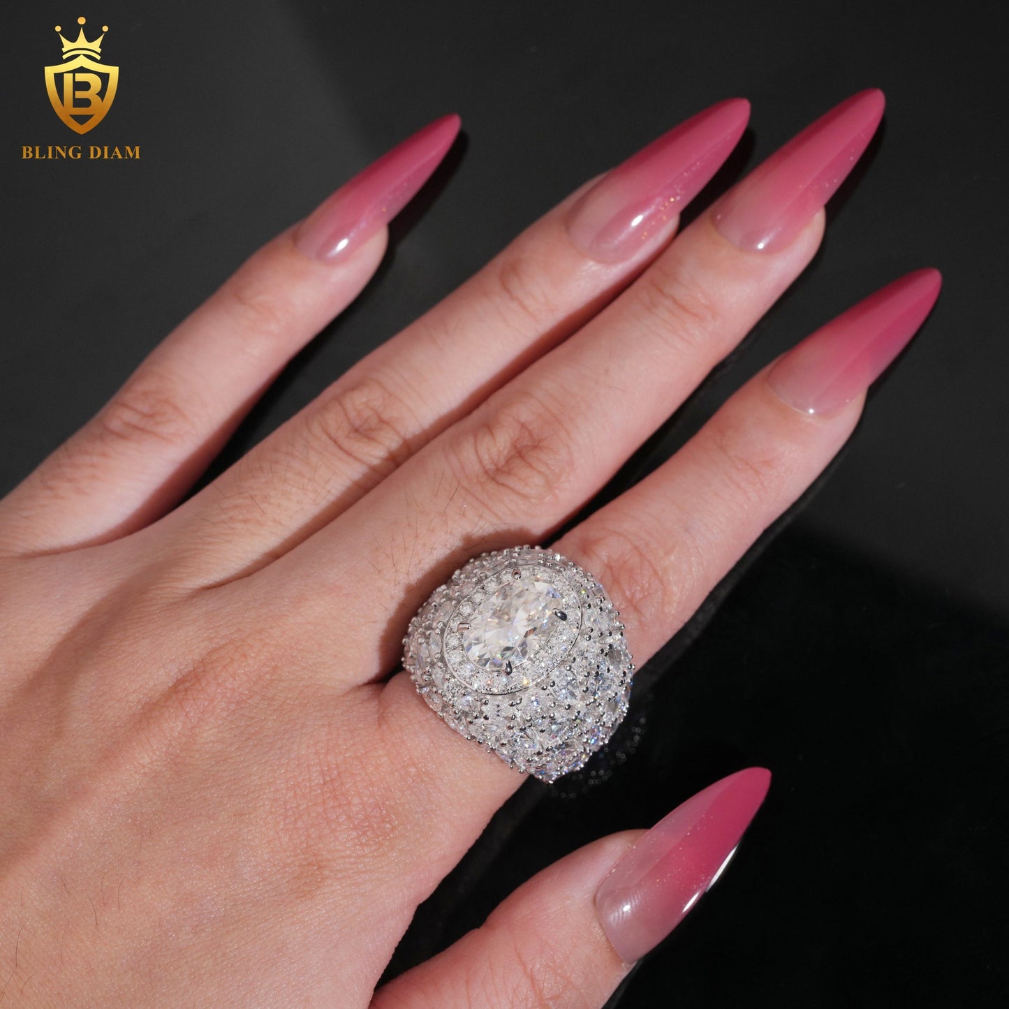 Oval-cut moissanite ring