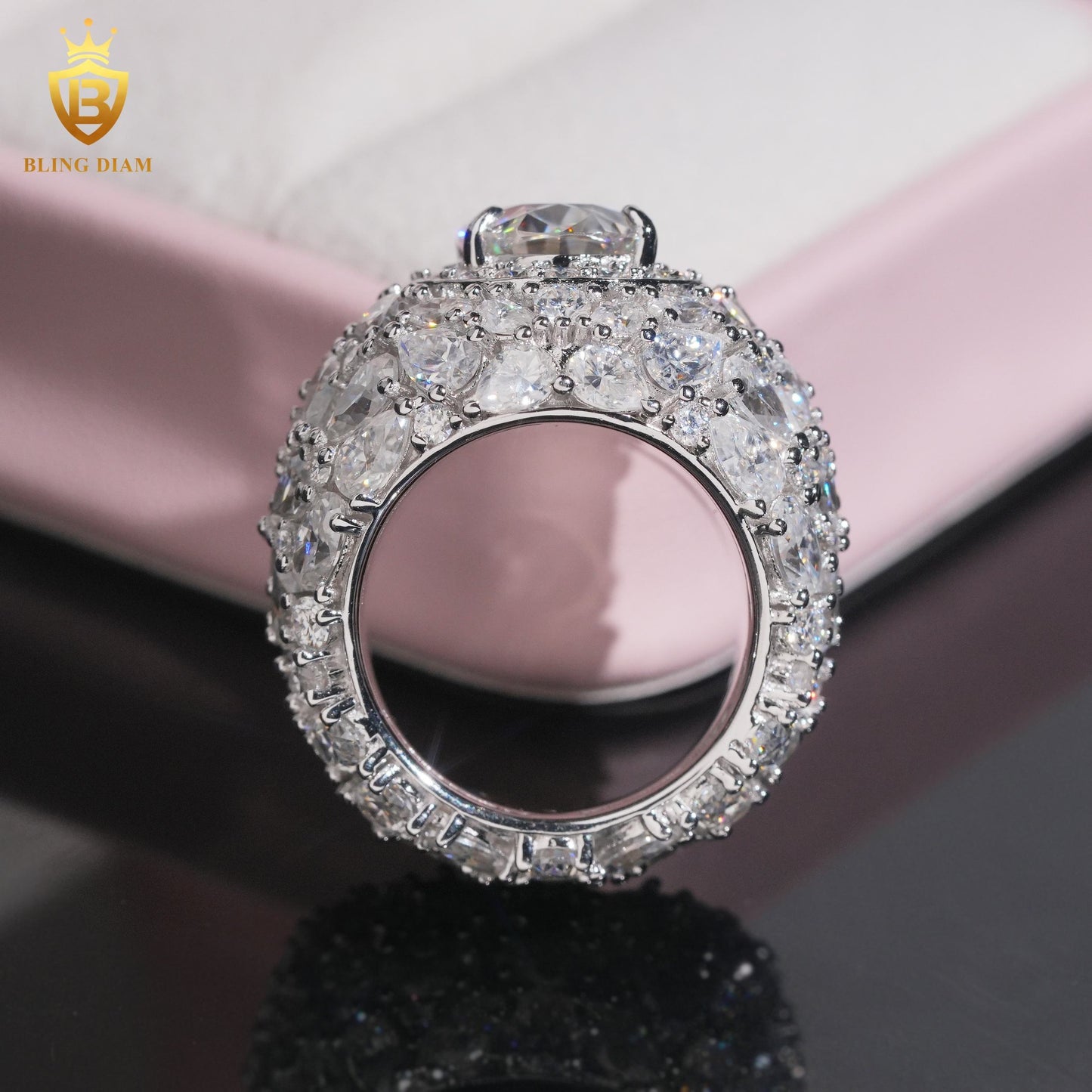 Oval-cut moissanite ring