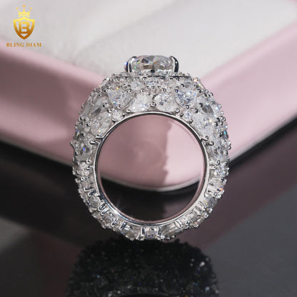 Oval-cut moissanite ring