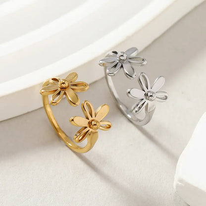 Gold Daisy Ring
