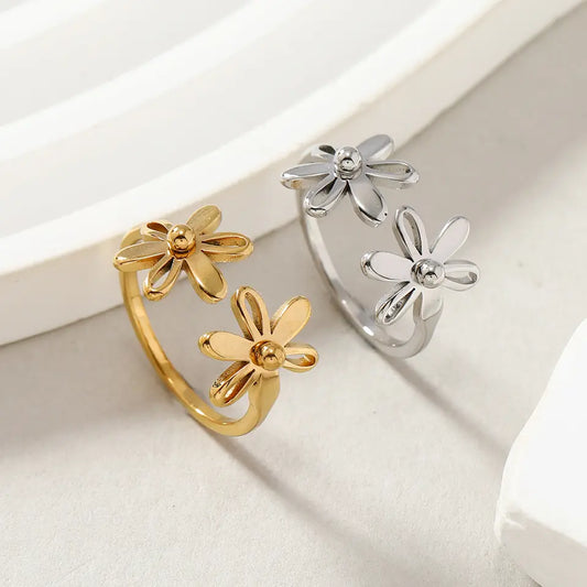 Gold Daisy Ring