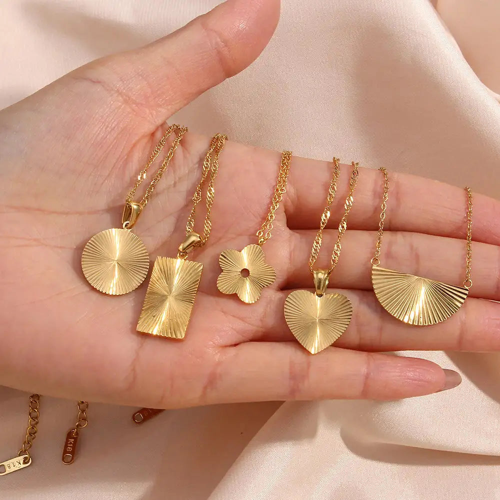 Shiny Geometric Pendant Necklace