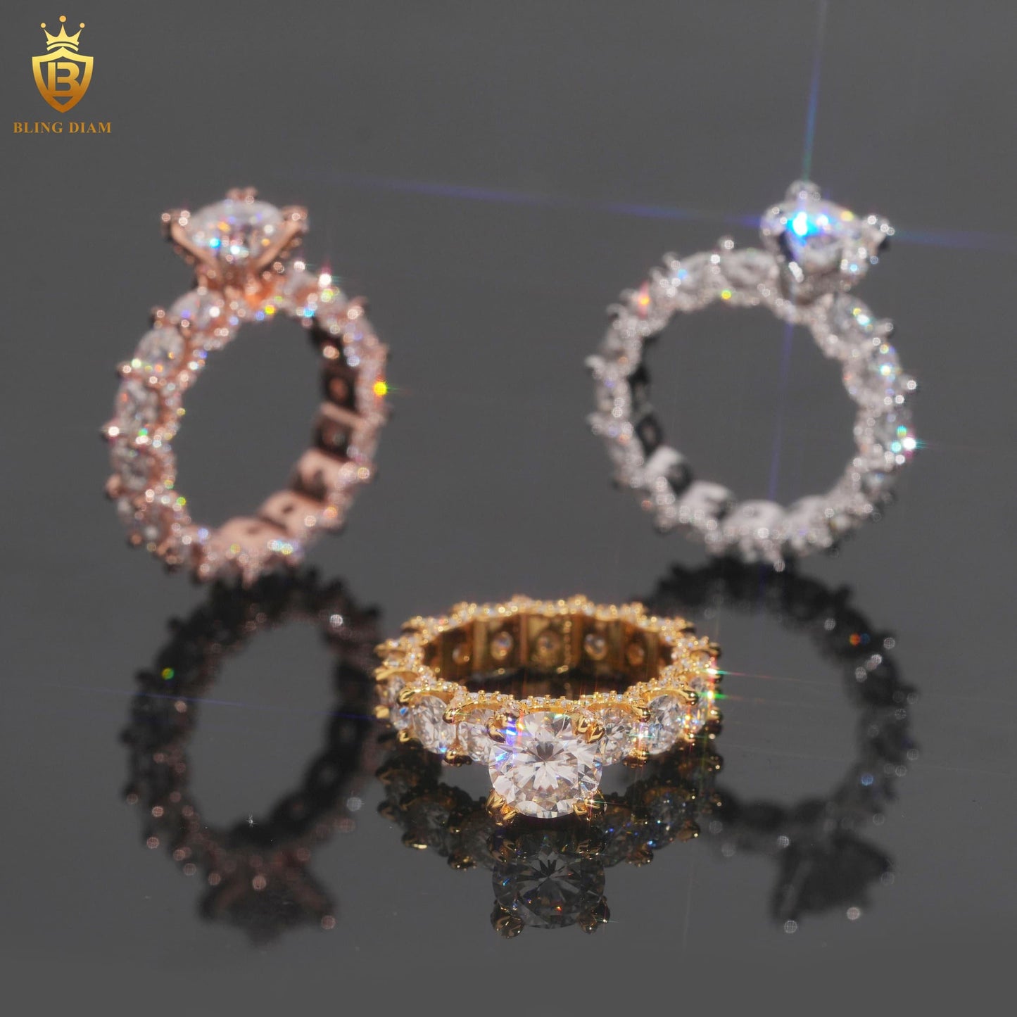 Round brilliant-cut moissanite ring