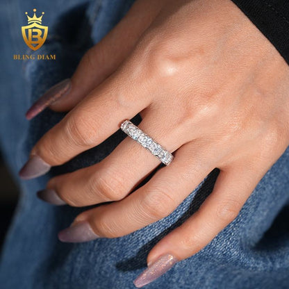 round-cut moissanite ring