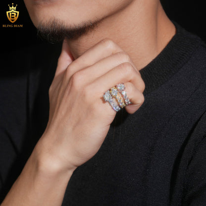 Round brilliant-cut moissanite ring