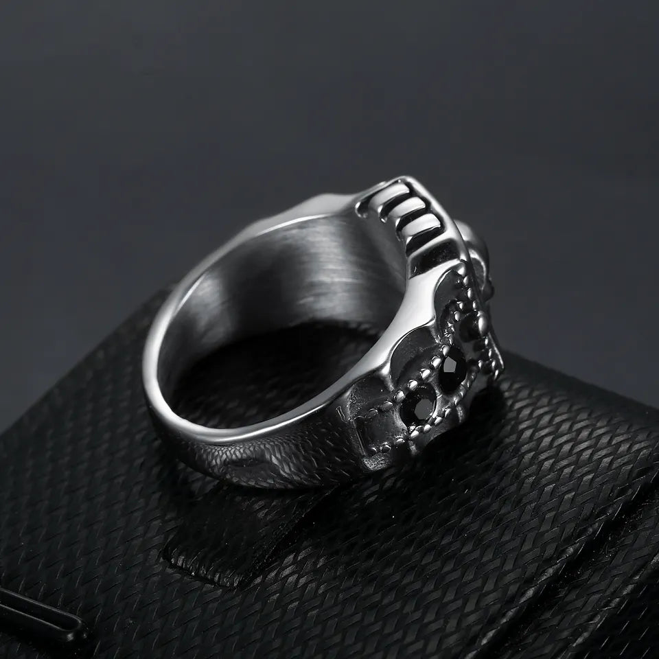 Zircon stone skull ring