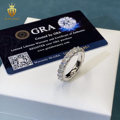Round brilliant moissanite ring