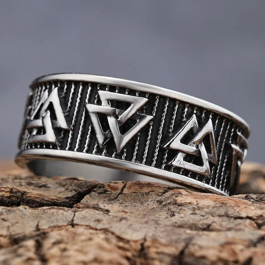 The Valknot ring