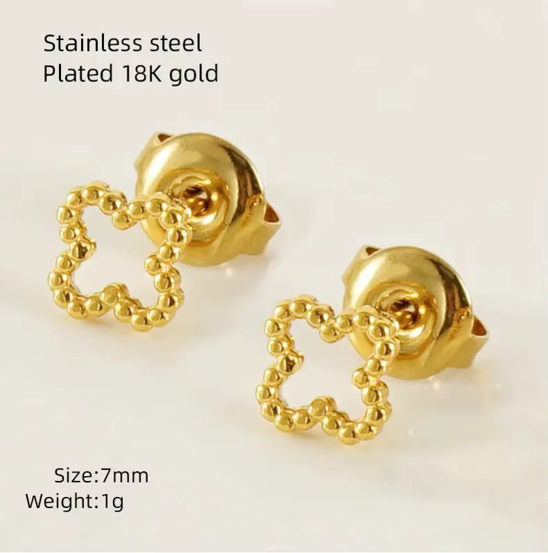 Heart-shaped Stud Earrings