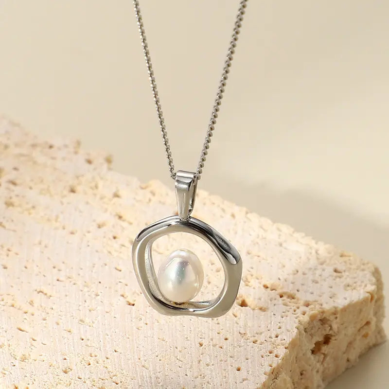 Wave Frame Necklace