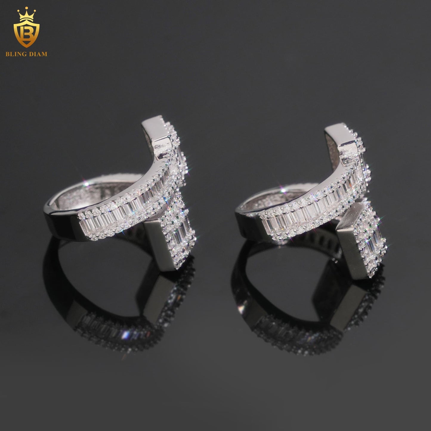 Rhodium-plated moissanite ring