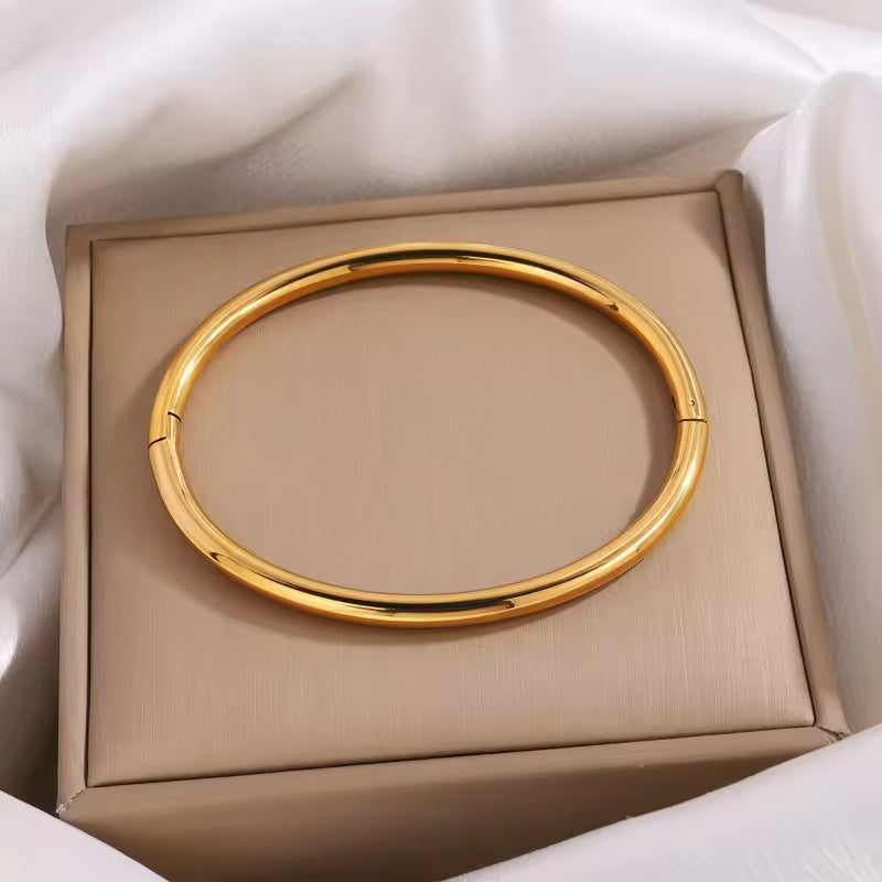 Smooth Simple Bracelet