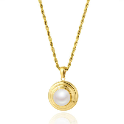 Star White Shell Pendant Necklace