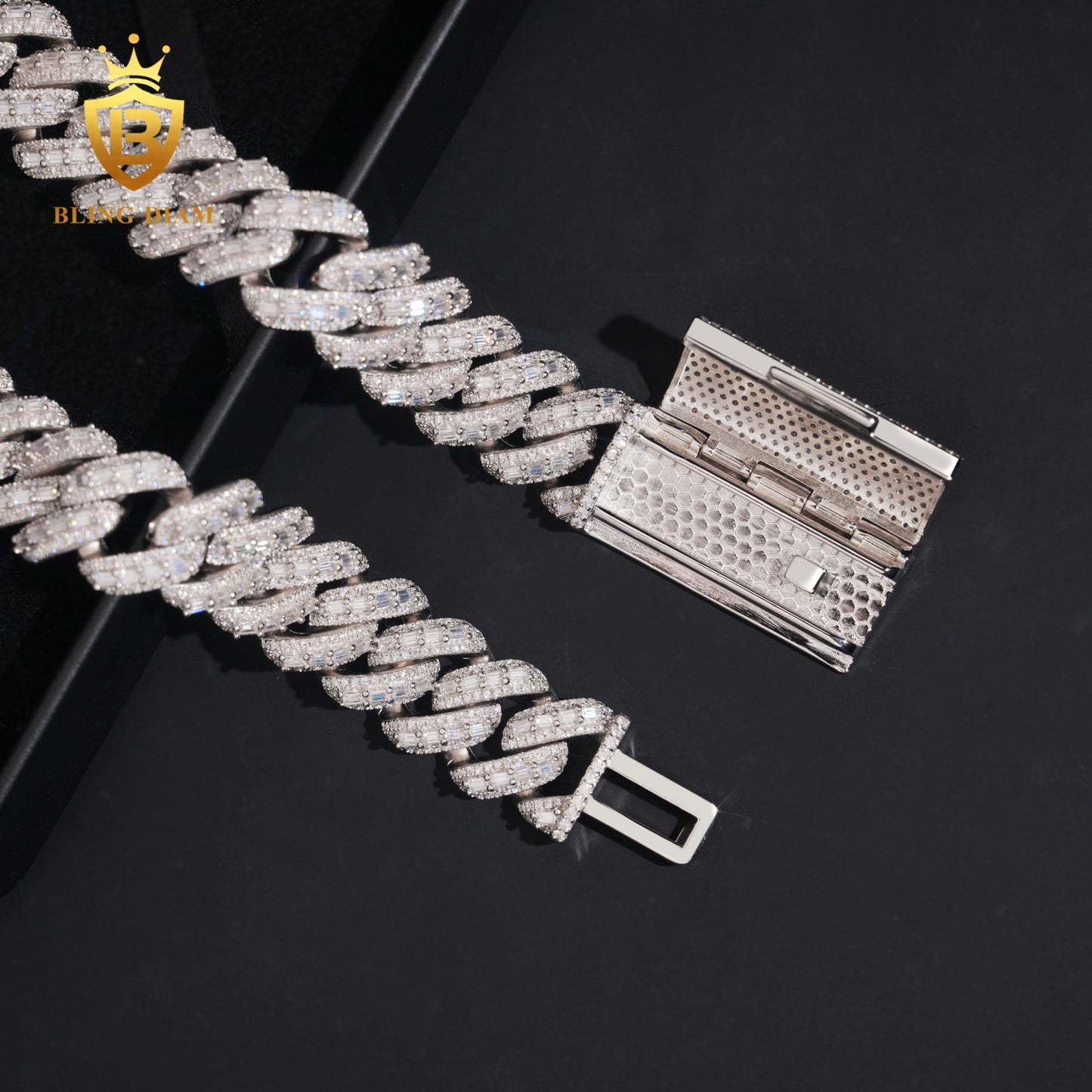 18MM VVS moissanite Baguette Cut Cuban Chain