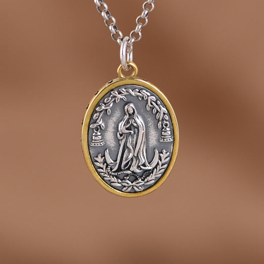 Oval Maria Necklace