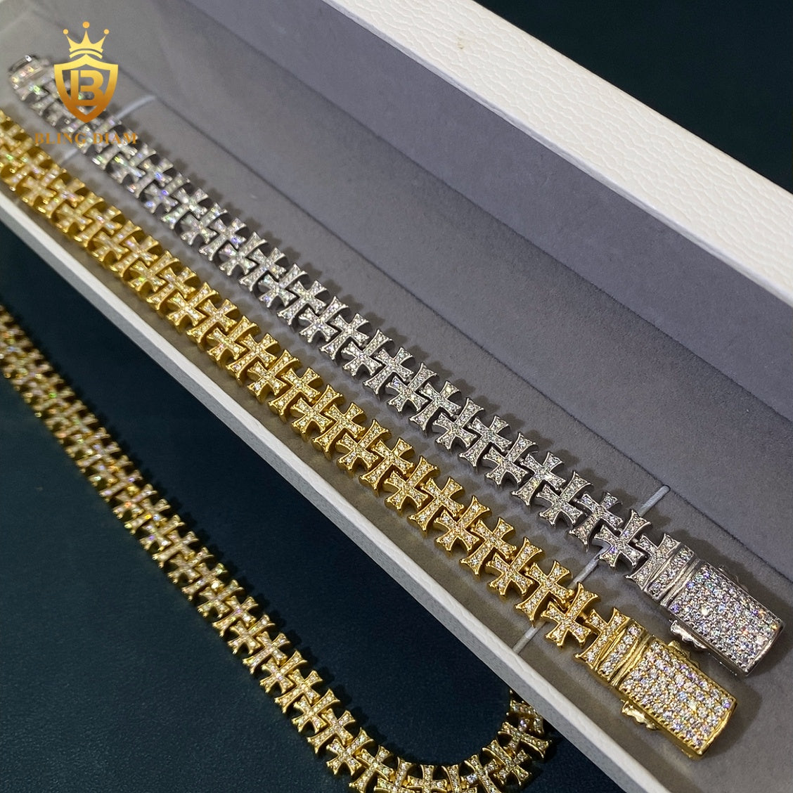 Cross 10mm Moissanite Cuban Chain