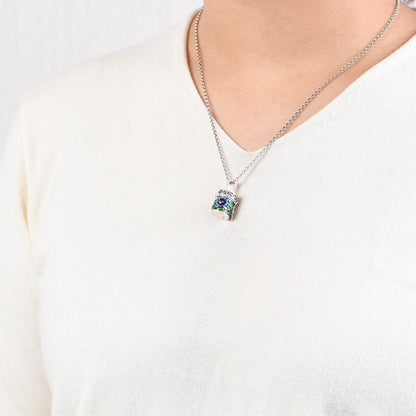 Oil Lotus Gawu Box Necklace