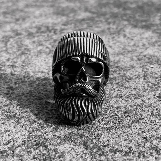 Old hat bearded skull ring