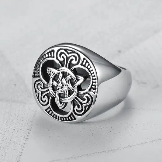 Triangle Irish Celtic Knot ring